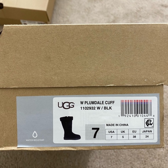 Uggs - Picture 5 of 5